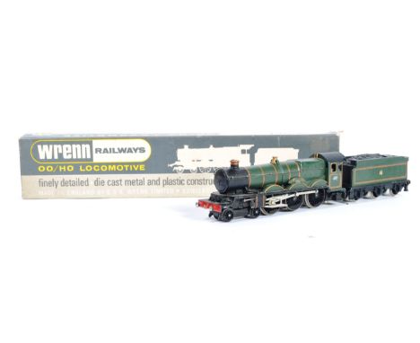 An original vintage Wrenn Railways 00 gauge model railway train set locomotive W2222 4-6-0 GWR Castle Class Cardiff Castle in