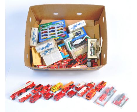 A good collection of assorted boxed and unboxed diecast models. Comprising approx x15 boxed diecast models / sets, including;