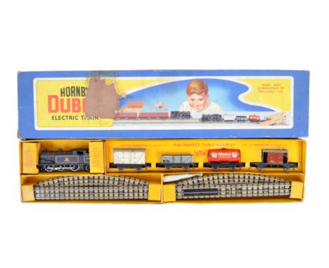 A rare vintage Hornby made Dublo 00 gauge model railway trainset set No. EDG17 ' 0-6-2 Tank Goods Train ' set. Rarer 3-rail e