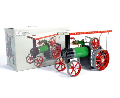An original vintage Mamod boxed live steam model Steam Tractor TE1A Traction Engine, within its original box. Appears little 
