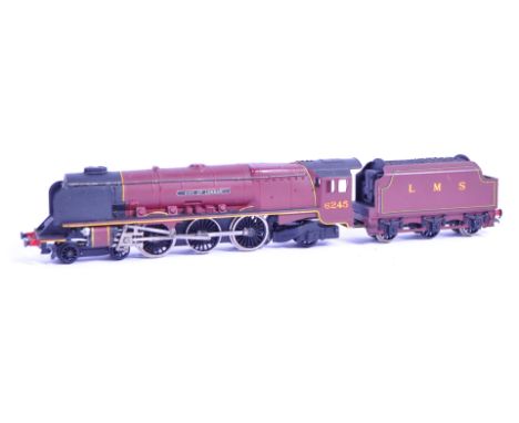An original vintage Wrenn made 00 gauge model railway train set locomotive W2226 City Of London 6245 4-6-2 Duchess Class engi