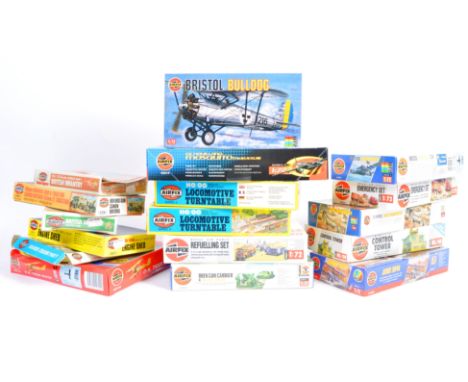 A collection of 17x assorted vintage mostly Airfix made scale plastic model kits to include model planes, soldiers, army vehi