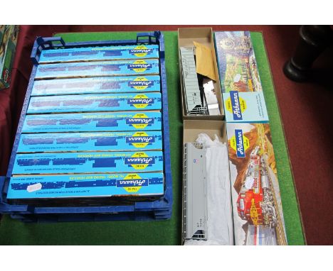 Ten Athearn 'HO' Gauge Outline American Rolling Stock Kits, including ACF Center Flow Hopper 'BNSF',  boxed.