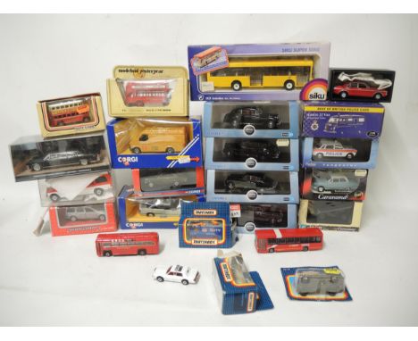 Quantity of boxed diecast model vehicles by Oxford, Siku, Corgi and others