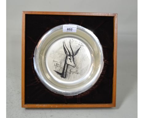 Circular sterling silver plate after a design by Bernard Buffet, 6.5oz t, housed in a wooden case