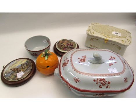 Franklin mint ' Gone With The Wind ' porcelain musical jewellery box, two modern items of Spode stoneware, two antique pot li