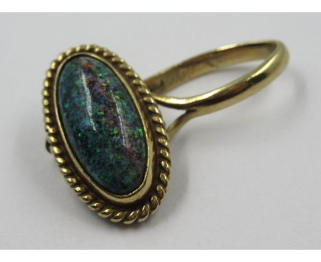 9ct Gold ring set oval fire opal, 3.9g (shank distorted)