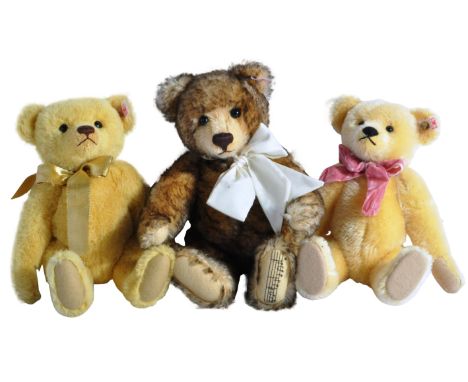 A collection of x3 Limited Edition German Steiff made soft toy teddy bears to include; 660979 ' The English Teddy ' a brown t