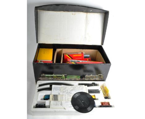 An original vintage Hornby 00 gauge model railway trainset locomotive set No. 793 King Size Set. The set containing x3 engine