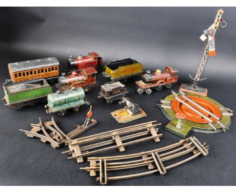 Bing / German Made Railway - a collection of early to mid 20th century Bing (and some other German make) 0 gauge model railwa