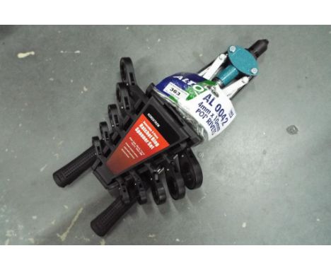 Retail Stock - A ratchet ring spanner set and a pop riveter.