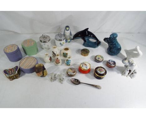 Good mixed lot to include a quantity Crested Ware, Poole Pottery, Royal Worcester, Wade, Royal Doulton also included in the l