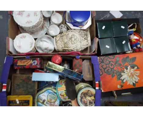 A mixed lot to include ceramics, vintage tins, glassware, boxed pewter tankards, sewing thread and similar (3)