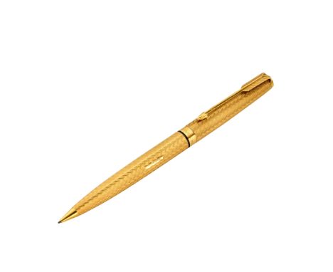 Parker. An 18ct gold propelling pencil  Engine turned decoration and vacant cartouche, London hallmarks, 1968 12.8cm length  