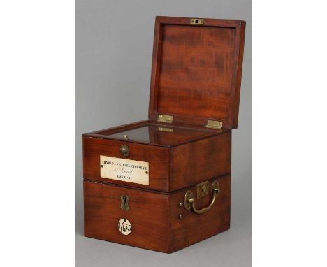 Arnold&Charles FRODSHAM (London) Marine Chronometer No. 1535 19. Jahrhundert, würfelförmige Mahagoni-Box mit Messingbeschläge