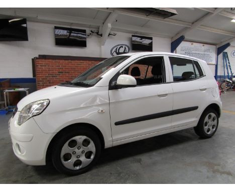 Make &amp; Model: Kia Picanto DominoDate of Reg: YS10 LHUColour: Whitecc: 1086MoT: 09-11-2022Fuel Type: PETROLMileage: 103kTr