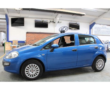 Make &amp; Model: Fiat Punto Evo ActiveDate of Reg: YR61 XCCColour: Bluecc: 1242MoT: 30-05-2022Fuel Type: PETROLMileage: 104k