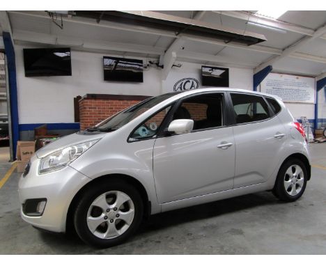 Make &amp; Model: Kia Venga 3 Nav CRDI EcoDate of Reg: SY14 VYNColour: Silvercc: 1582MoT: 04-05-2023Fuel Type: DIESELMileage: