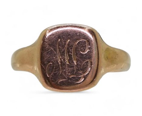 A 9ct rose gold signet ring, size P1/2, weight 3.5gms Condition Report:Available upon request