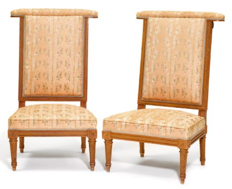 PAAR VOYEUSEN À GENOUXLouis XVI, Paris um 1780. Signiert J.B. Lelarge (Jean-Baptiste III Lelarge, Meister 1775).Buche moulüri