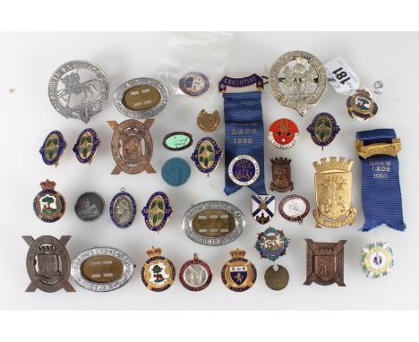 Galashiels and The Borders local interest insignia to include Galashiels Ex Service Pipe Band badges, Braw Lads badges, Hawic