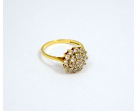 A 9CT GOLD CUBIC ZIRCONIA CLUSTER RING, hallmarks for Birmingham, ring size O