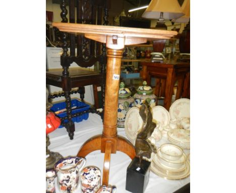 An inlaid light mahogany side table