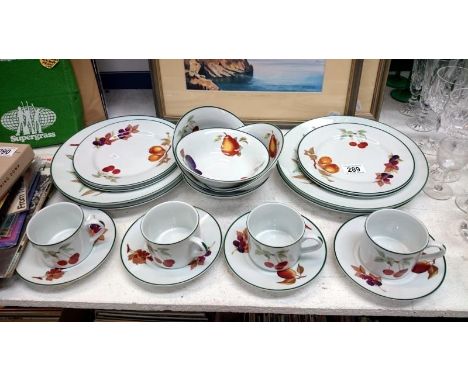 20 items of Royal Worcester Evesham Vale tea and dinner ware