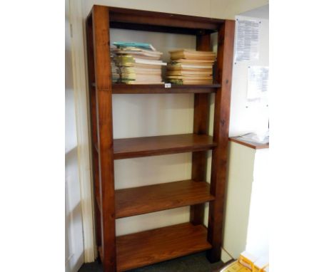 A superb quality display shelf unit