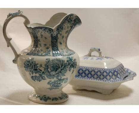 A Victorian blue and white transfer decorated washjug; together with a Spode geranium pattern tureen and cover (2)