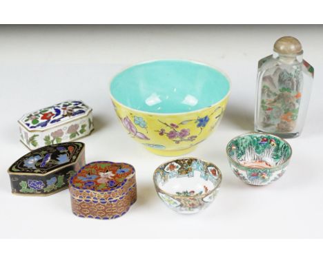 Group of Chinese collectables to include a Famille Jaune bowl with floral decoration (9.5cm diameter), three cloisonne enamel