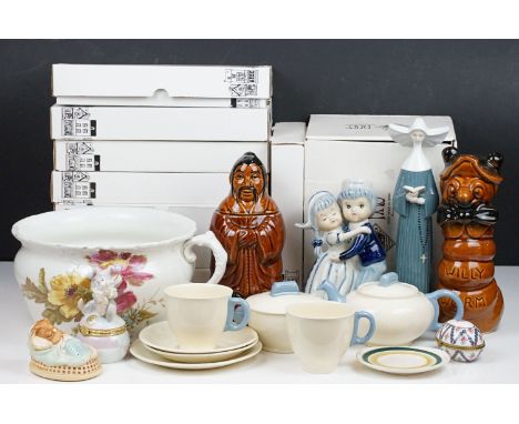 Mixed ceramics to include Lladro 5500 Prayerful Moment, Nao 01053 Pequeno Pierrot Lector, Pendelfin, Grindley tea ware, Hazle