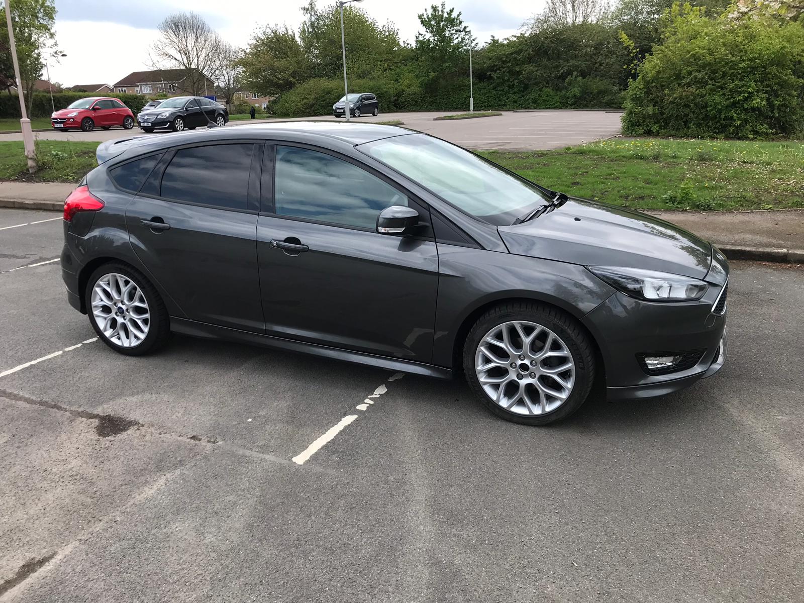 RC - 2017/17 REG FORD FOCUS ST-LINE 1.0 ECO-BOOST PETROL GREY 5 DOOR ...