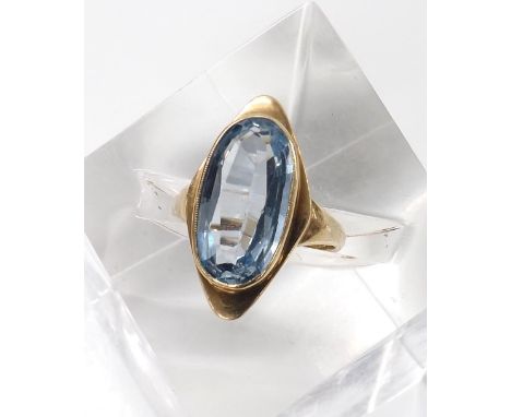 Blue stone set 9ct ring, Birmingham 1967, 4.4gm, ring size K/L