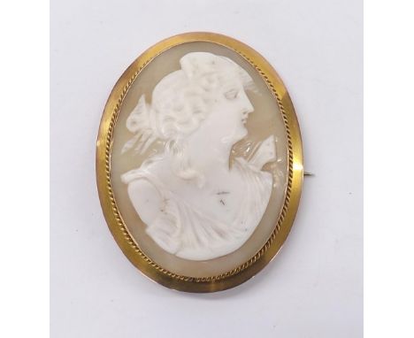 Oval cameo shell brooch in a 9ct mount, depicting a portrait profile of a lady, 12.3gm, 52mm x 41mm