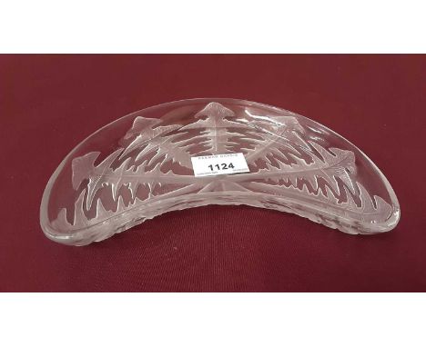 Rene Lalique Pissenlit pattern dish, signed R Lalique, France, 20cm wide