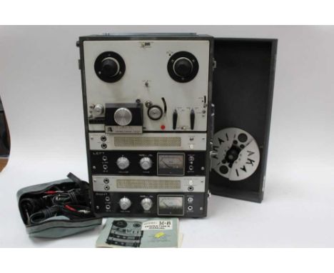 Akai M8 reel to reel tape recorder with manual and accessories
