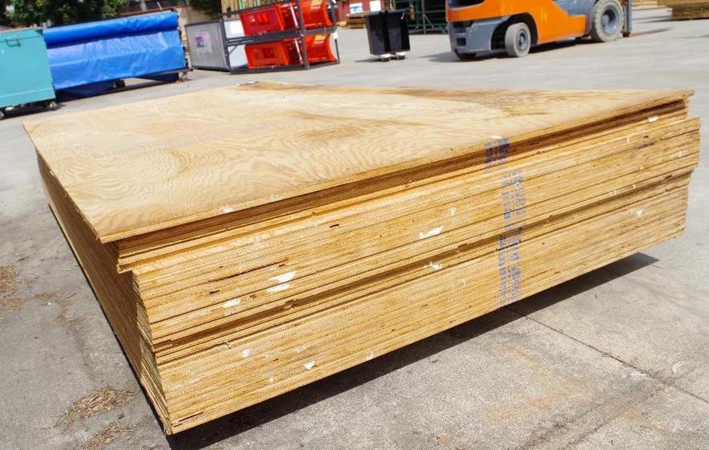 [28] 1/2" x 4' x 8' CCX Plywood; Product may be weathered or have