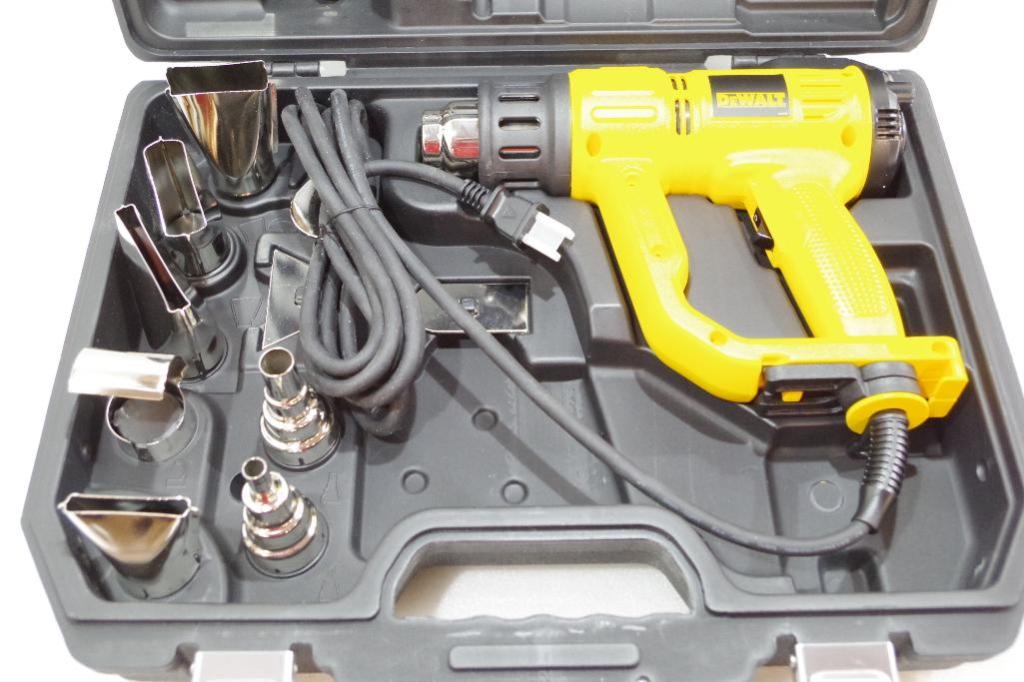 NEW DEWALT 12Piece 120V Heat Gun w/ LCD Display Kit M/N D26960K