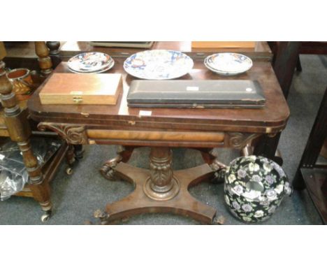 with baize interior and pillar support on platform base with scroll feet, 88cm wide 