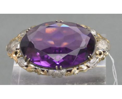 Brosche Silber, teilweise vergoldet, mit einem großen geschliffenen Amethyst, 6x4 cm, 30g, 