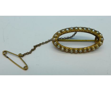 A 15ct gold and seed pearl brooch, 2.5g
