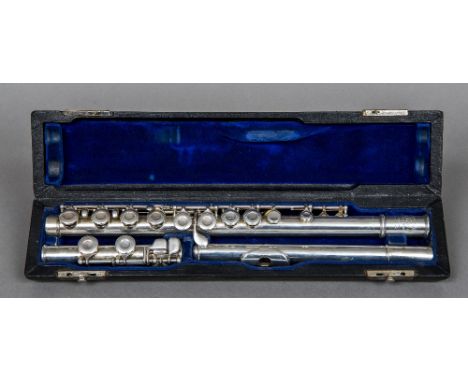 A 1932 WMS Haynes Co of Boston, Massachusetts Special Model silver fluteOf typical form with gold springs, housed in original