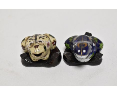 Two modern small cloisonne frog enamel studies.