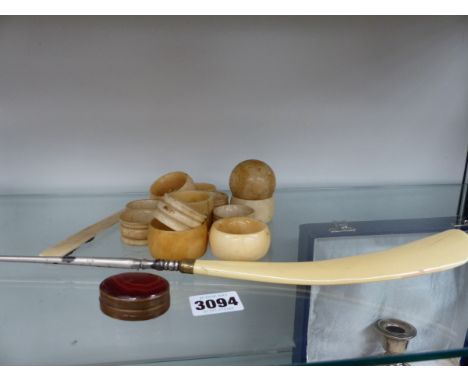 A SMALL AGATE BOX TOGETHER WITH VARIOUS IVORY.