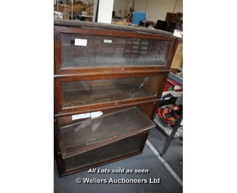 4 PANEL OAK DISPLAY CABINET BY THE GLOBE-WERNICKE CO. LTD OFFICE AND LIBRARY FURNISHERS LONDON / GRADE: UNCLAIMED PROPERTY (D