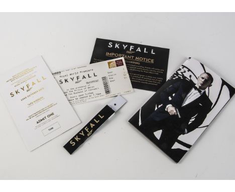 James Bond / Skyfall Premiere Pack, Package for the UK Premiere of Skyfall: Folder with Cinema Ticket, Numbered After-show Pa