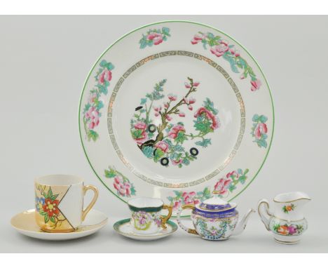 Collection of tea and dinnerware, various, to include tureens, plates, cups, saucers etc, (1 box).