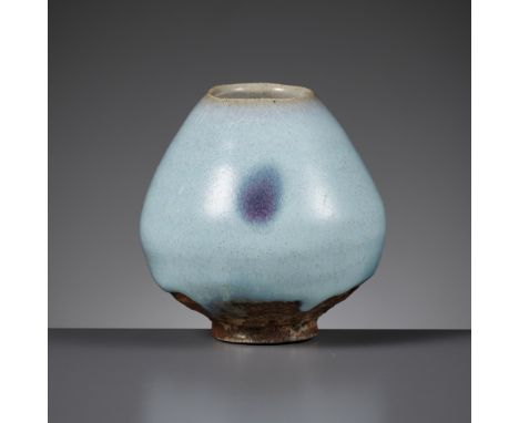 A SMALL JUNYAO PURPLE-SPLASHED 'LOTUS BUD' WATERPOT, NORTHERN SONG OR JIN DYNASTYChina, 960-1234. The broad sides narrowing t