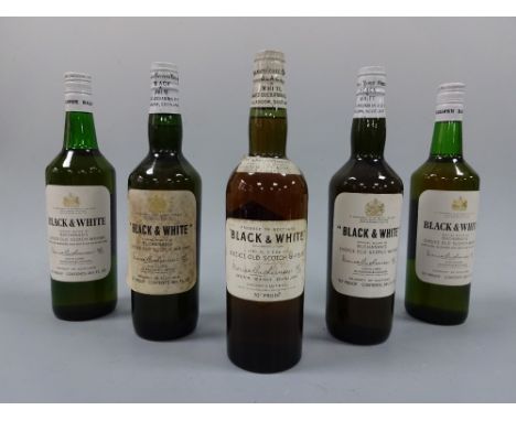 BLACK AND WHITE WHISKY, comprising two screw top bottles Special Blend of Buchanan's Choice Old Scotch, 70% proof, 26 2/3 flo